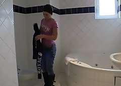 Deep blowjob and fuck after shower