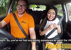 Fake driving school sexy jepang rae lil hitam hot untuk instruktur kaku