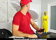 ExxxtrasMall - Suerte Gamer atrapa y folla Pikachu